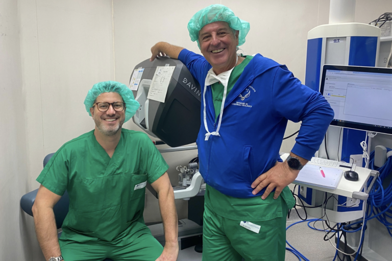 cirurgia robotica e laparoscopia